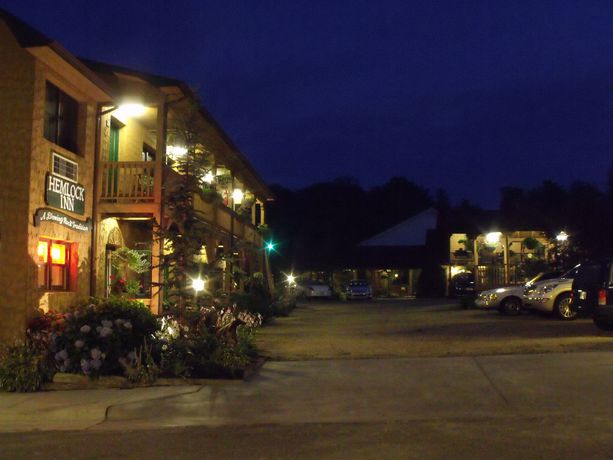 Imagen de los interiores del Hotel Hemlock Inn. Foto 15