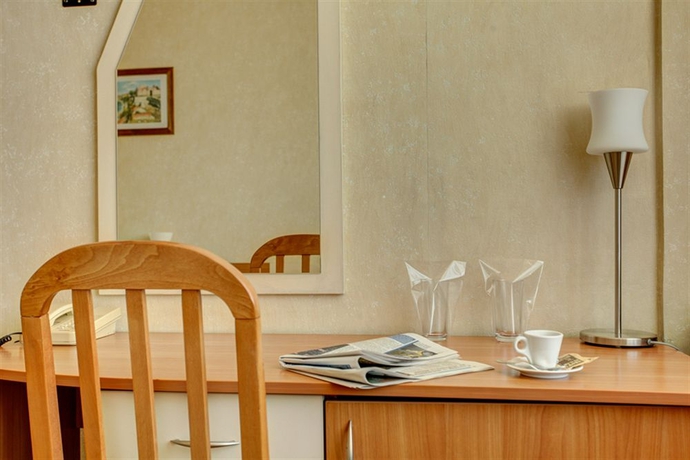 Imagen de la habitación del Hotel Hemus. Foto 10