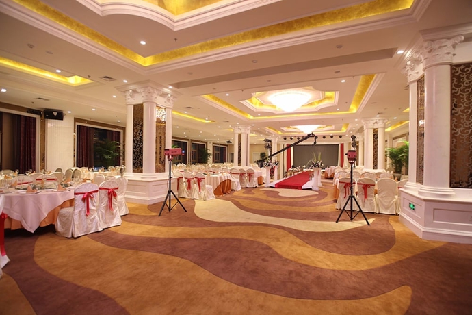 Imagen del bar/restaurante del Hotel Henan Sky-land Gdh. Foto 2