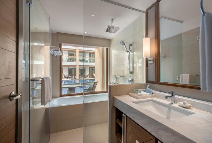 Imagen de la habitación del Hotel Henann Crystal Sands Resort. Foto 9