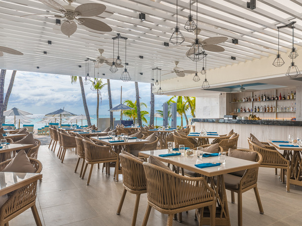 Imagen del bar/restaurante del Hotel Henann Prime Beach Resort. Foto 4