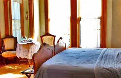 Imagen de la habitación del Hotel Henderson Castle Inn. Foto 6