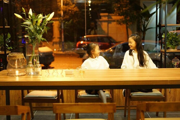 Imagen del bar/restaurante del Hotel Hengdian Chayan Guest House. Foto 12