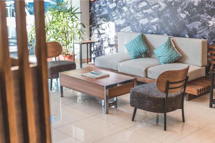 Imagen de los interiores del Hotel Henia. Foto 17