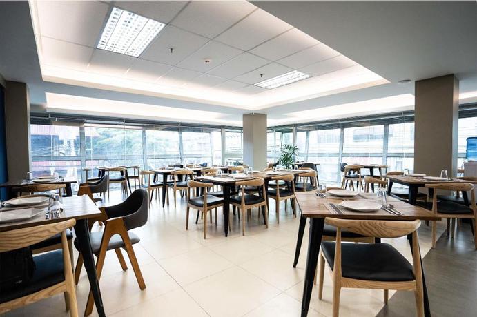 Imagen del bar/restaurante del Hotel Henia. Foto 2