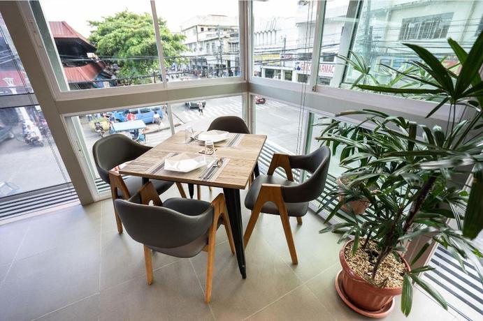 Imagen del bar/restaurante del Hotel Henia. Foto 3