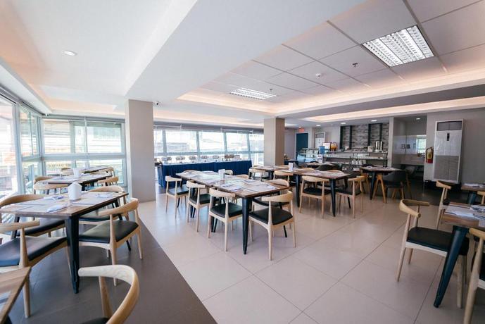 Imagen del bar/restaurante del Hotel Henia. Foto 5