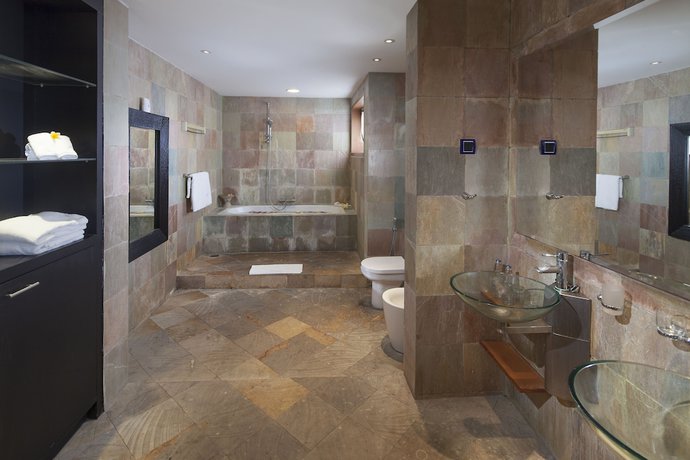 Imagen de la habitación del Hotel Hening Jimbaran. Foto 6