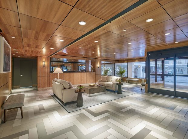 Imagen de los interiores del Hotel Henlopen. Foto 17