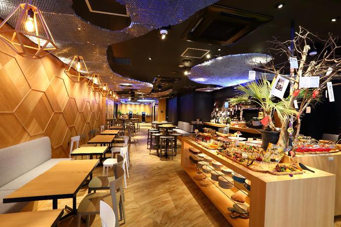 Imagen del bar/restaurante del Hotel Henn Na Osaka Namba. Foto 2