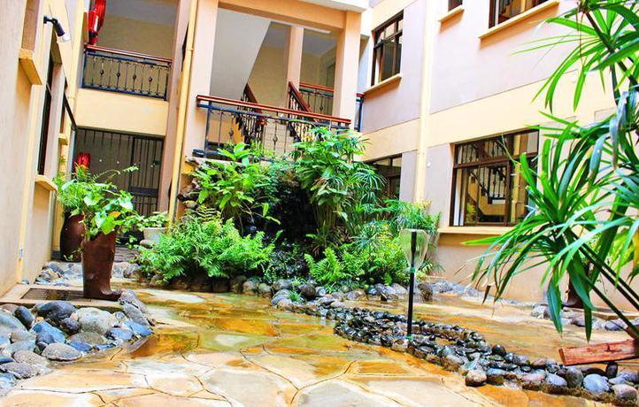 Imagen de los interiores del Hotel Hennessis. Foto 9