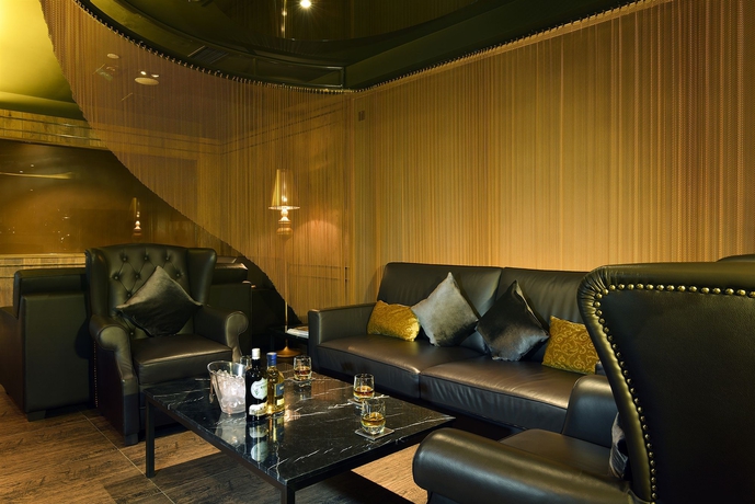 Imagen de los interiores del Hotel Hennessy. Foto 13