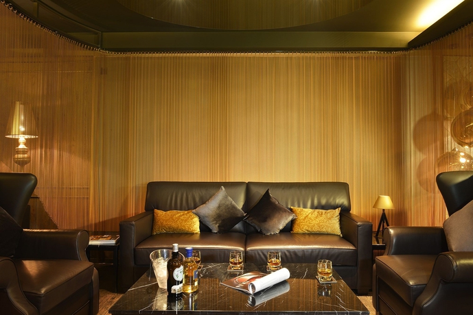 Imagen de los interiores del Hotel Hennessy. Foto 15