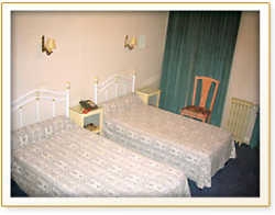 Imagen de la habitación del Hotel Henri Iv. Foto 4