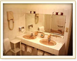 Imagen de la habitación del Hotel Henri Iv. Foto 6