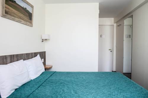 Imagen de la habitación del Hotel Henri Iv, Nerac. Foto 8