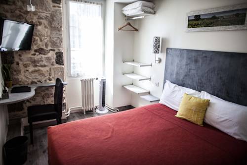 Imagen de la habitación del Hotel Henri Iv, Nerac. Foto 11