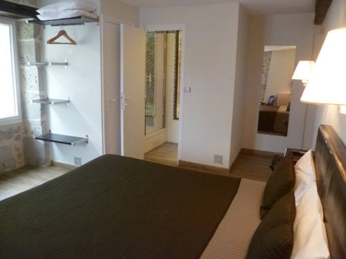 Imagen de la habitación del Hotel Henri Iv, Nerac. Foto 13