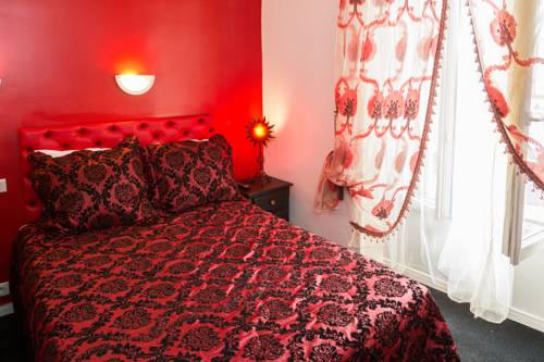 Imagen de la habitación del Hotel Henri Iv, Sully-sur-Loire. Foto 6