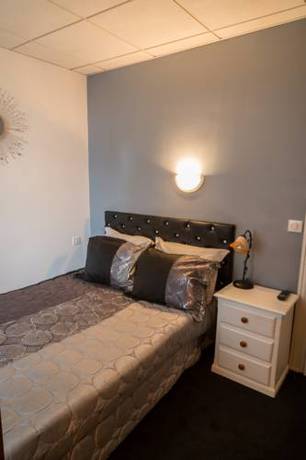 Imagen de la habitación del Hotel Henri Iv, Sully-sur-Loire. Foto 14