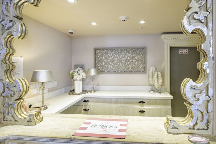 Imagen de los interiores del Hotel Henrosa. Foto 14