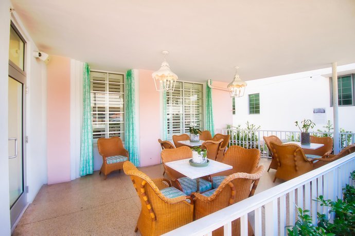 Imagen de los interiores del Hotel Henrosa. Foto 15