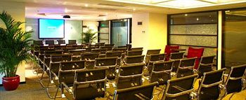 Imagen de los interiores del Hotel Henry Business. Foto 10