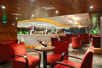 Imagen del bar/restaurante del Hotel Henry Business. Foto 3