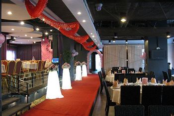 Imagen del bar/restaurante del Hotel Henry Business. Foto 4