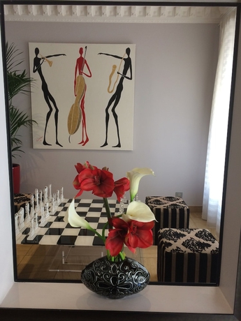 Imagen de los interiores del Hotel Henry Ii. Foto 18