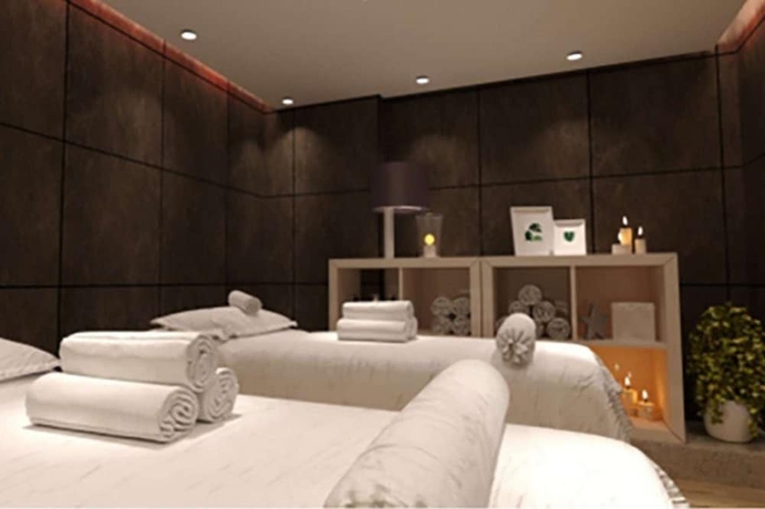Imagen de la piscina del Hotel Henry Resort And Spa. Foto 16