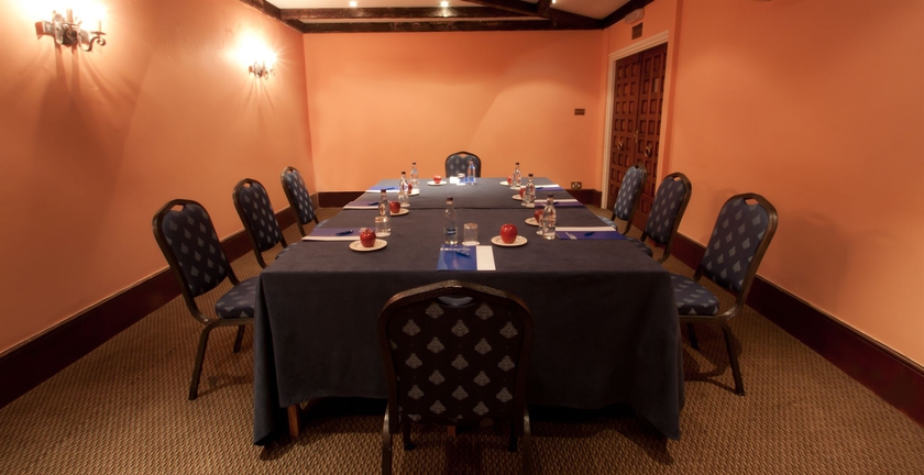 Imagen de los interiores del Hotel Henry VIII. Foto 5