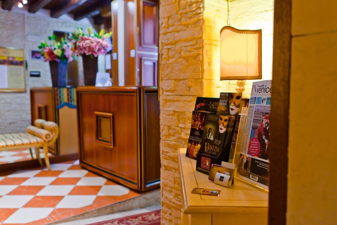 Imagen de los interiores del Hotel Henry, Venecia. Foto 13