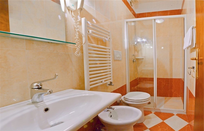 Imagen de la habitación del Hotel Henry, Venecia. Foto 5