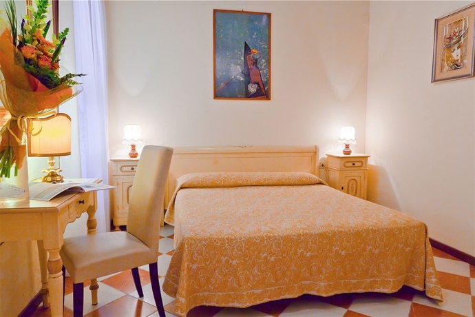 Imagen de la habitación del Hotel Henry, Venecia. Foto 8