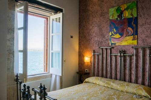 Imagen de la habitación del Hotel Henry's House. Foto 4