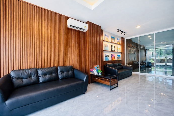 Imagen de los interiores del Hotel Henry\'s House. Foto 12
