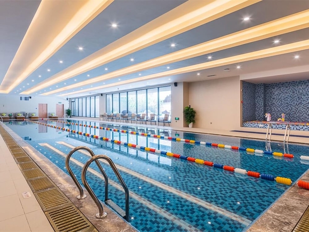 Imagen de la piscina del Hotel Hentique Manna Tangshan. Foto 14