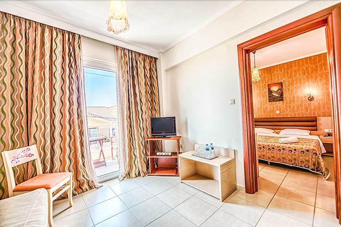 Imagen de la habitación del Hotel Heraion. Foto 7