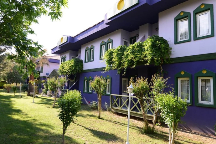Imagen de los exteriores del Hotel Herakles Thermal. Foto 14