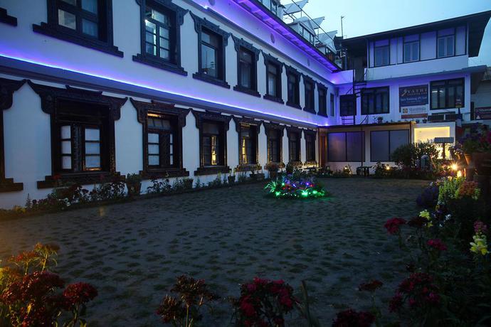 Imagen de los exteriores del Hotel Heranya. Foto 11