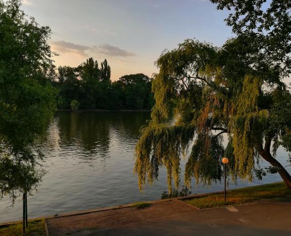 Imagen de los exteriores del Hotel Herastrau. Foto 10