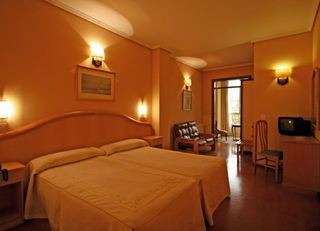 Imagen de la habitación del Hotel HerbiÑa. Foto 4