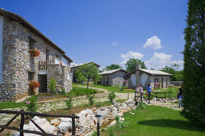 Imagen general del Hotel Herceg Etno Selo Medjugorje. Foto 1
