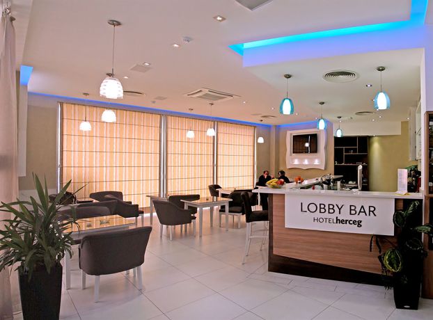 Imagen de los interiores del Hotel Herceg. Foto 14