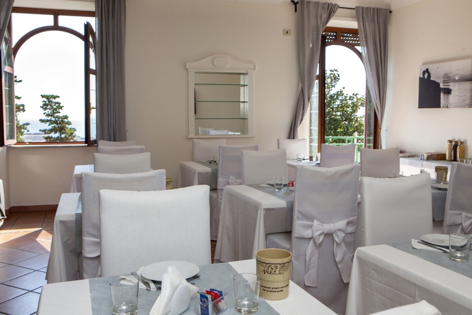 Imagen de los interiores del Hotel Herculaneum. Foto 14