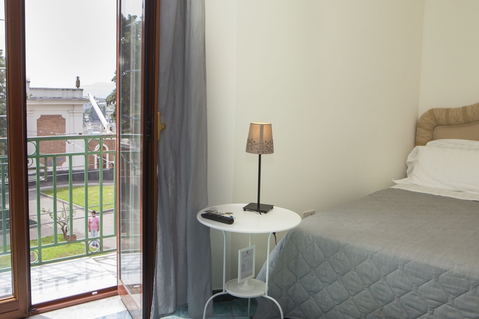 Imagen de la habitación del Hotel Herculaneum. Foto 10