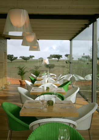 Imagen del bar/restaurante del Hotel Herdade Da Malhadinha Nova. Foto 4