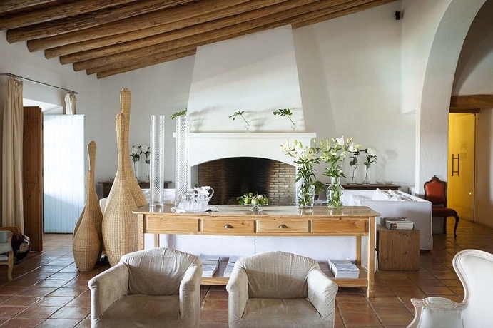 Imagen de los interiores del Hotel Herdade Da Malhadinha Nova. Foto 16