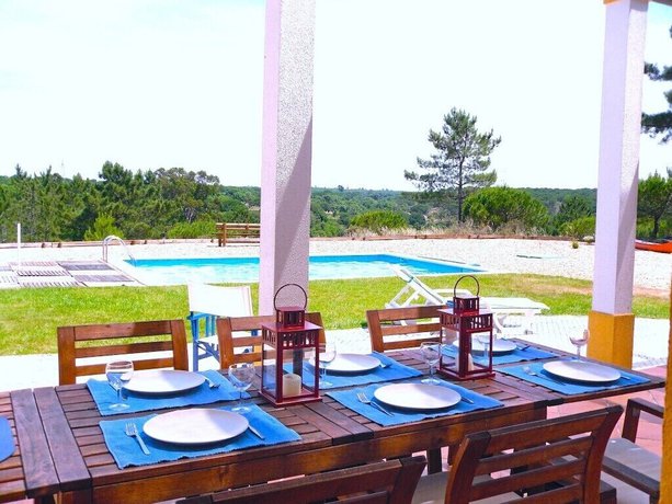 Imagen de los exteriores del Hotel Herdade De Montalvo. Foto 8